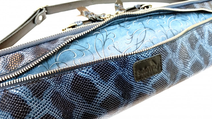 Чехол кожаный для флейты SoloWay (синий с тиснением)