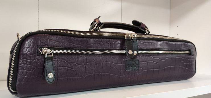 Чехол кожаный для флейты SoloWay (фиолетовый с тиснением)